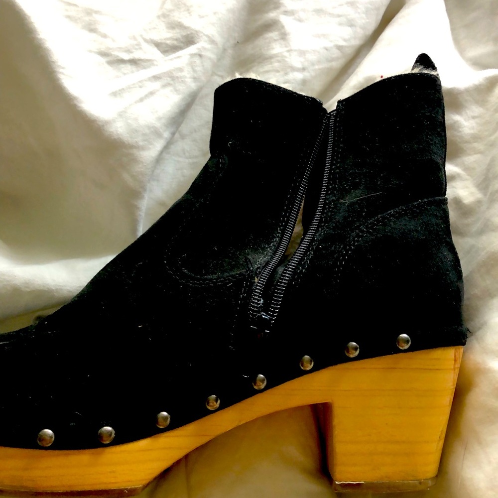 Fur lined bootie clog with zipper